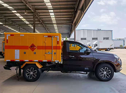 东宁爆破器材运输车